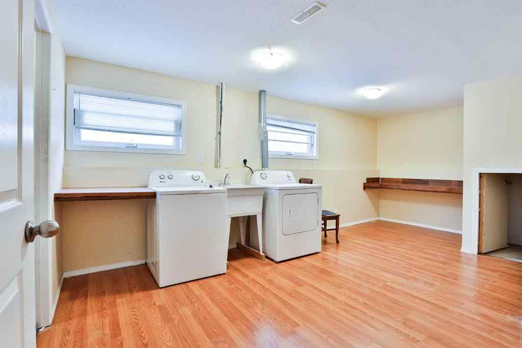 MLS&reg; # A2271155 - 4622 Miners Road  in NONE Coalhurst, Residential Open Houses