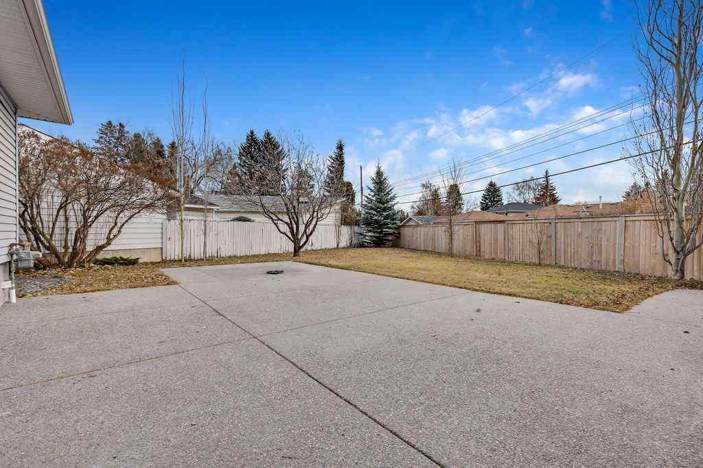 MLS&reg; # A2271169 - 100 Haysboro Crescent SW in Haysboro Calgary, Residential Open Houses
