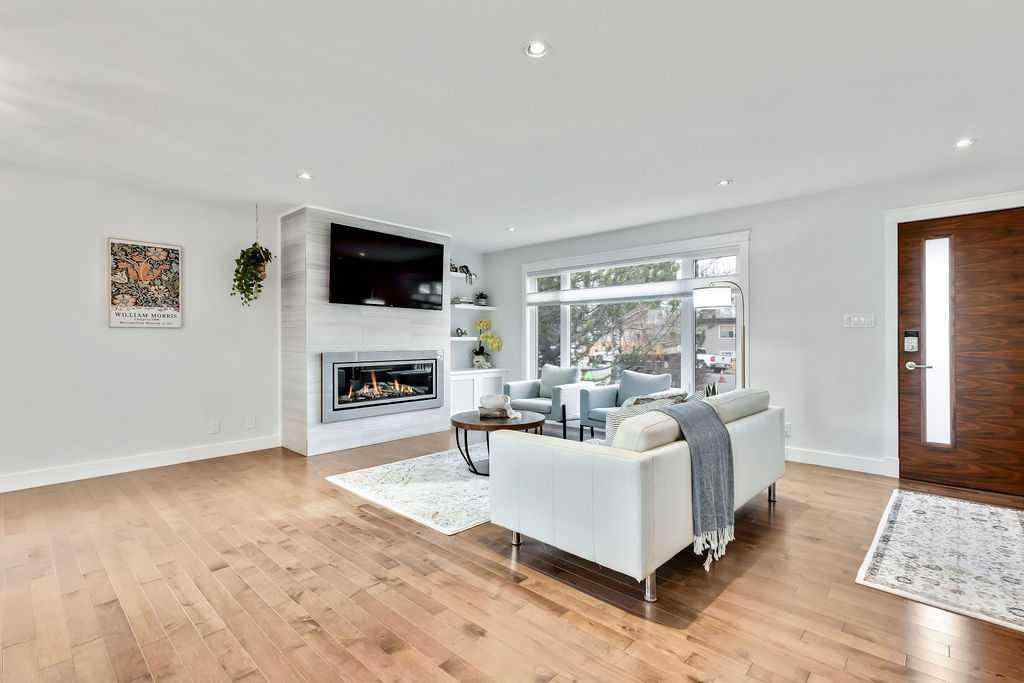 MLS&reg; # A2271169 - 100 Haysboro Crescent SW in Haysboro Calgary, Residential Open Houses