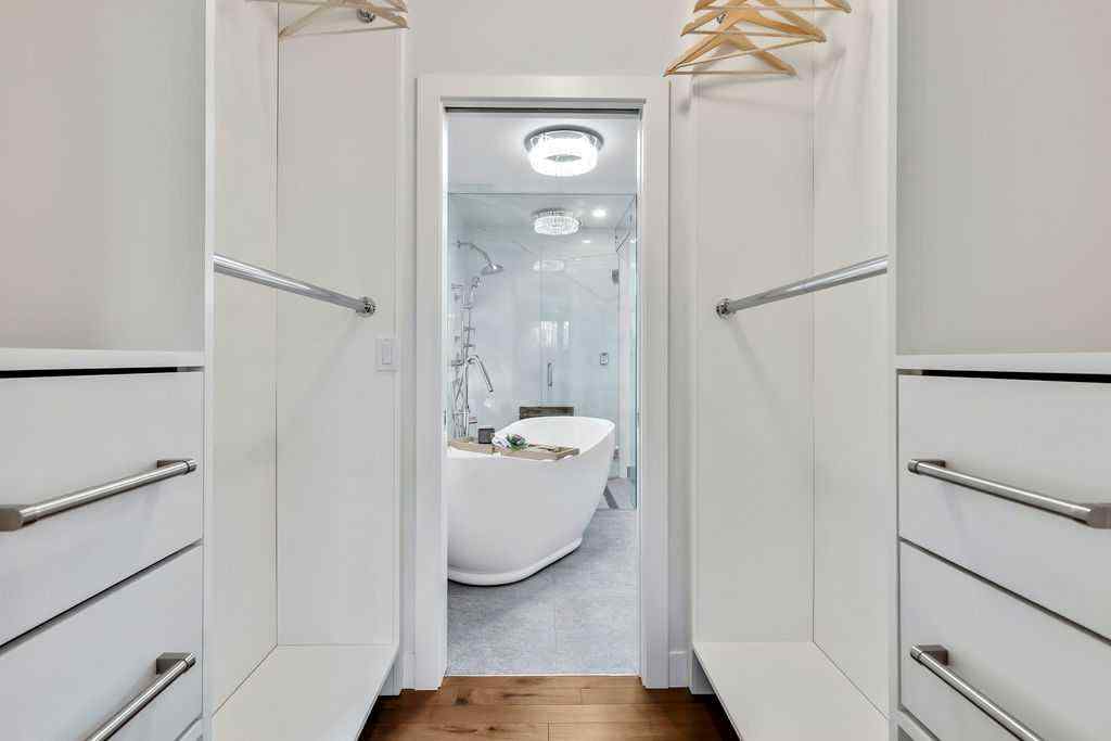 MLS&reg; # A2271169 - 100 Haysboro Crescent SW in Haysboro Calgary, Residential Open Houses