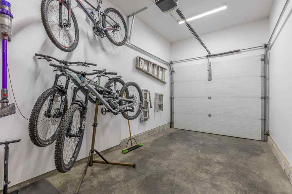 MLS&reg; # A2271178 - Unit #1 474 Highlands Boulevard W in West Highlands Lethbridge, Residential Open Houses