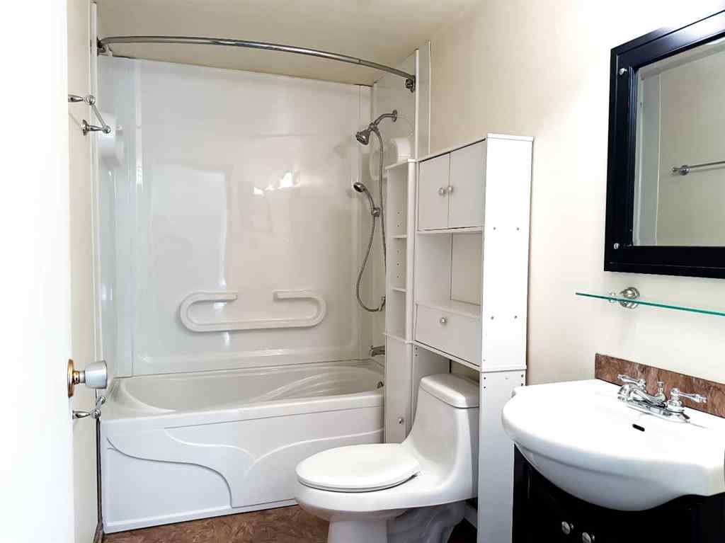 MLS&reg; # A2271187 - Unit #417 700 Carmichael Lane  in Mountain View Hinton, Mobile Open Houses