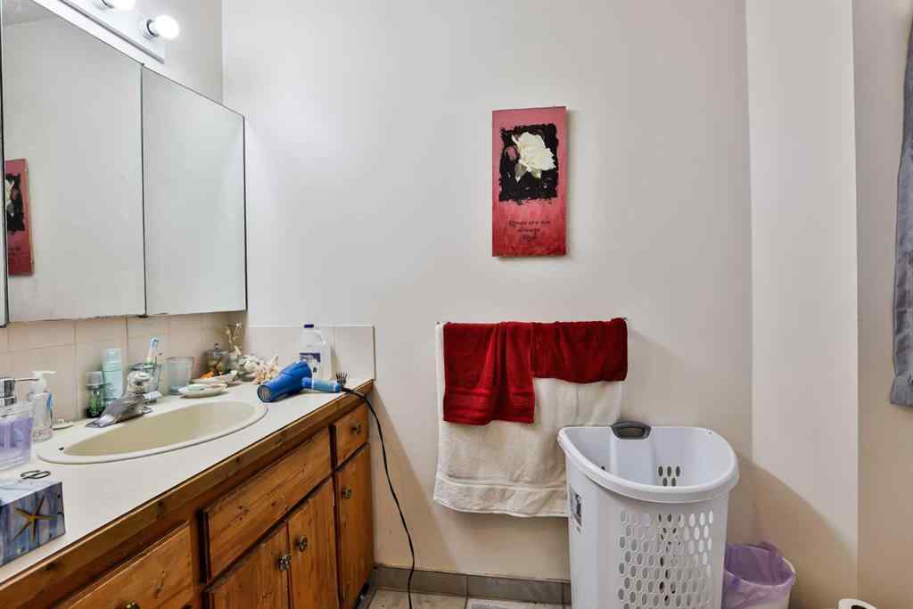 MLS&reg; # A2271193 - 1108 10 Avenue N in St Edwards Lethbridge, Residential Open Houses