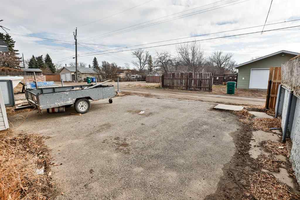 MLS&reg; # A2271193 - 1108 10 Avenue N in St Edwards Lethbridge, Residential Open Houses