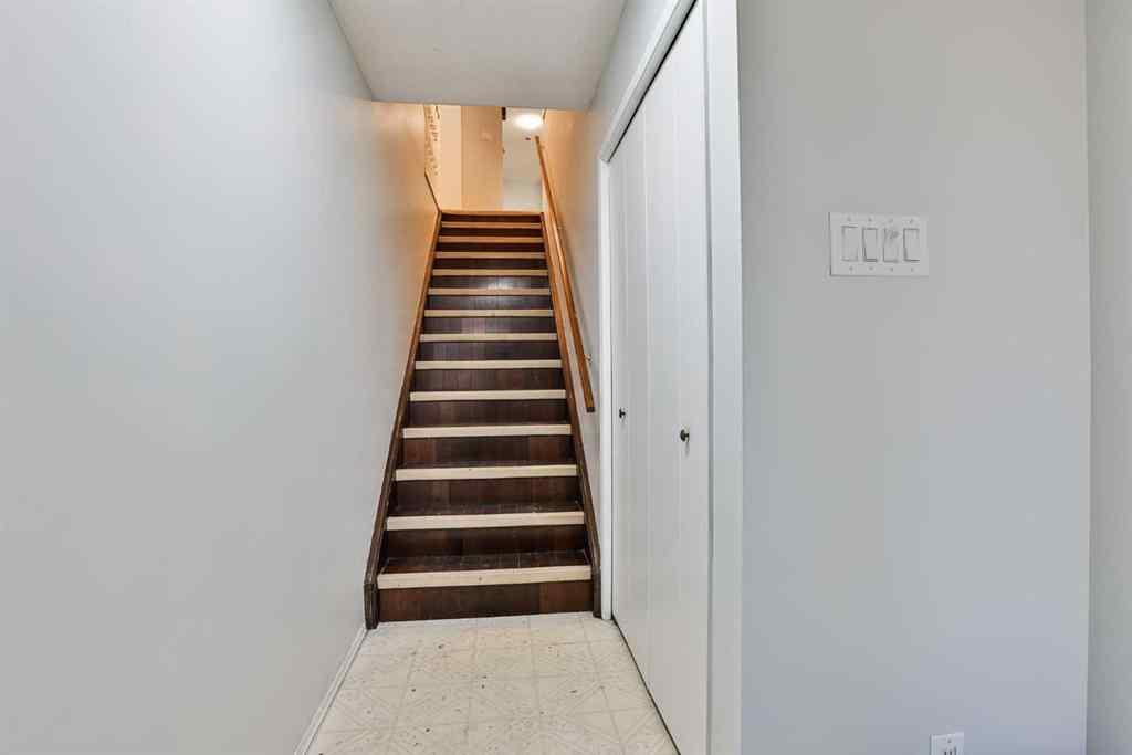 MLS&reg; # A2271193 - 1108 10 Avenue N in St Edwards Lethbridge, Residential Open Houses