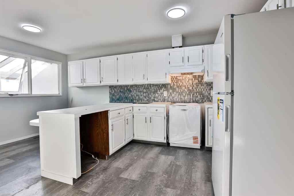 MLS&reg; # A2271193 - 1108 10 Avenue N in St Edwards Lethbridge, Residential Open Houses