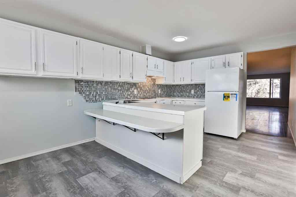 MLS&reg; # A2271193 - 1108 10 Avenue N in St Edwards Lethbridge, Residential Open Houses