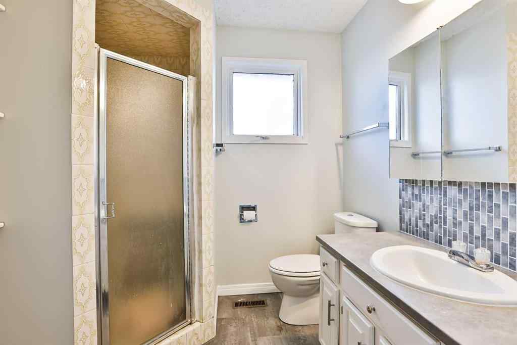 MLS&reg; # A2271193 - 1108 10 Avenue N in St Edwards Lethbridge, Residential Open Houses