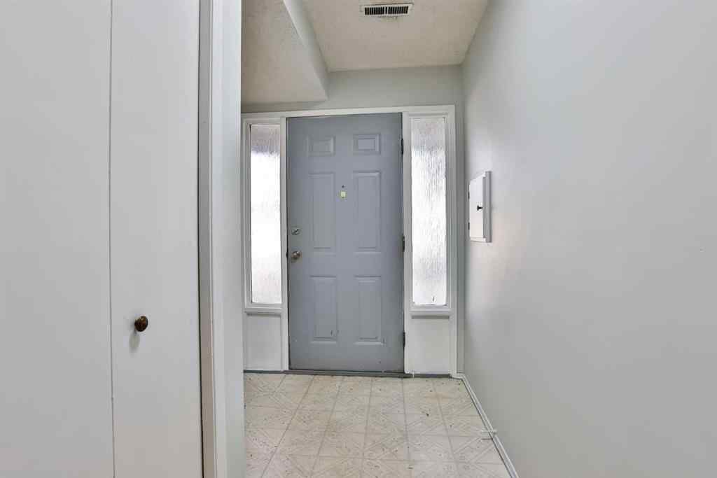 MLS&reg; # A2271193 - 1108 10 Avenue N in St Edwards Lethbridge, Residential Open Houses