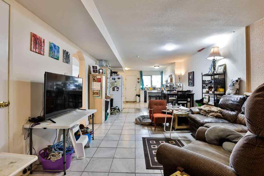 MLS&reg; # A2271193 - 1108 10 Avenue N in St Edwards Lethbridge, Residential Open Houses