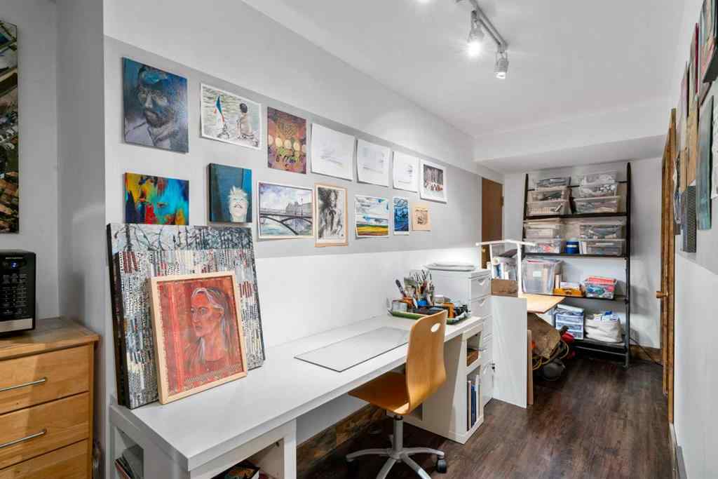 MLS&reg; # A2271198 - 7 Creston Crescent NW in Banff Trail Calgary, Residential Open Houses