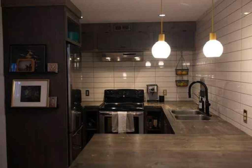 MLS&reg; # A2271198 - 7 Creston Crescent NW in Banff Trail Calgary, Residential Open Houses