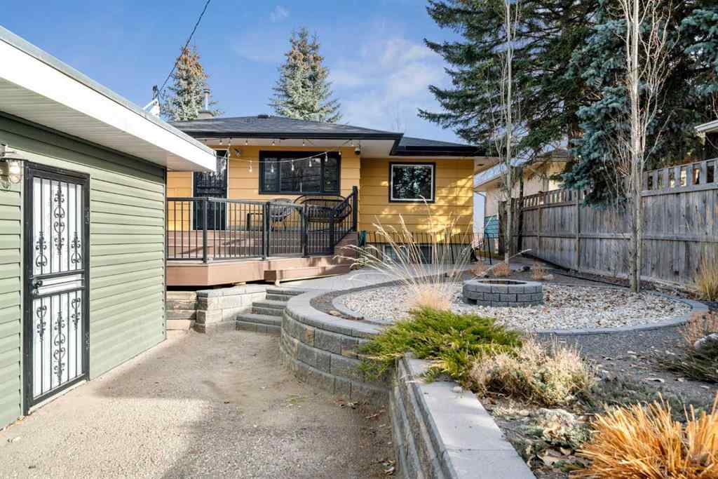 MLS&reg; # A2271198 - 7 Creston Crescent NW in Banff Trail Calgary, Residential Open Houses