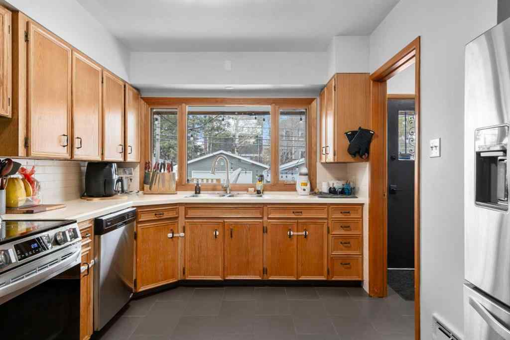 MLS&reg; # A2271198 - 7 Creston Crescent NW in Banff Trail Calgary, Residential Open Houses