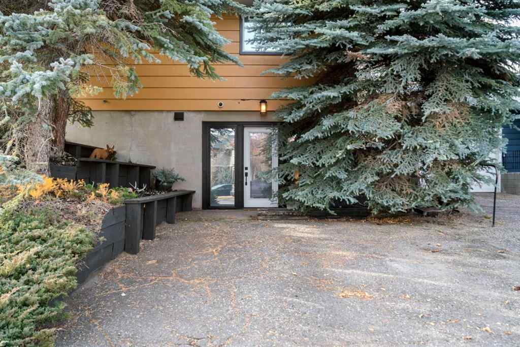 MLS&reg; # A2271198 - 7 Creston Crescent NW in Banff Trail Calgary, Residential Open Houses
