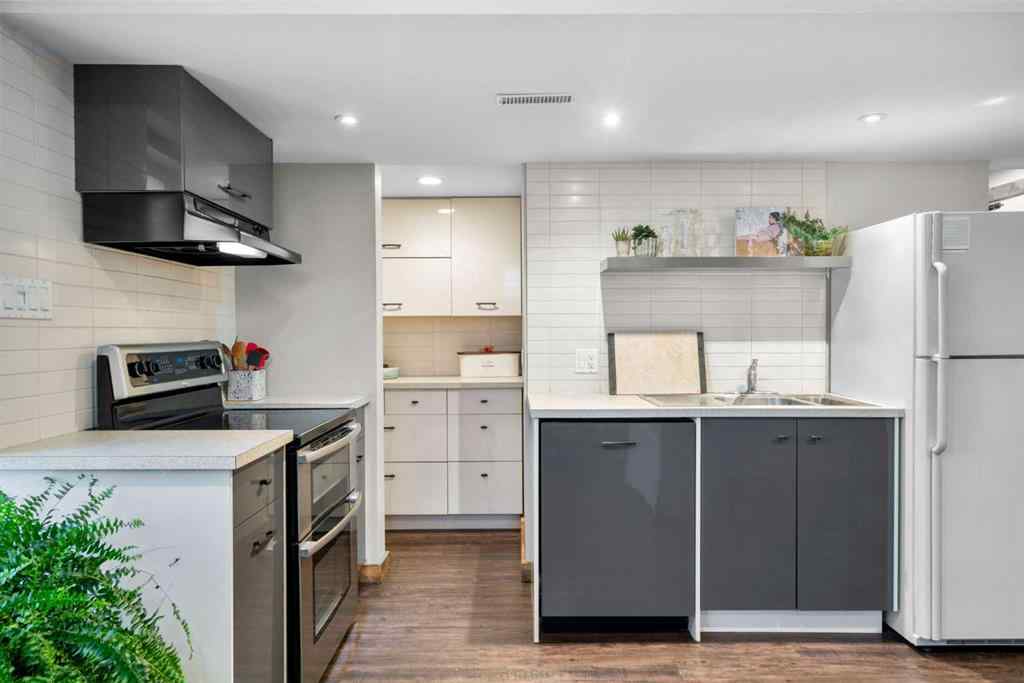 MLS&reg; # A2271198 - 7 Creston Crescent NW in Banff Trail Calgary, Residential Open Houses