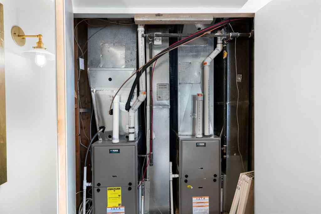 MLS&reg; # A2271198 - 7 Creston Crescent NW in Banff Trail Calgary, Residential Open Houses