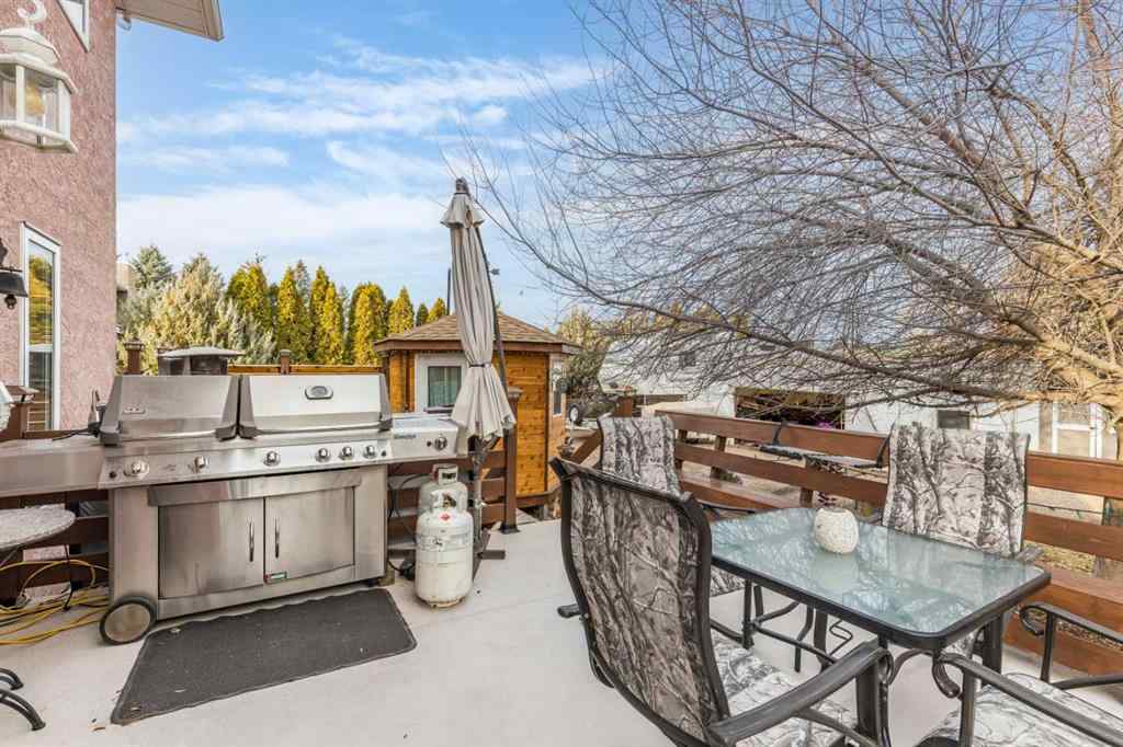 MLS&reg; # A2271201 - 512 11 Street  in NONE Dunmore, Residential Open Houses