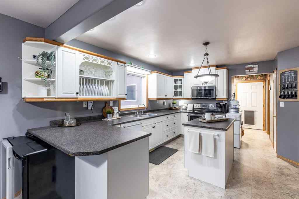 MLS&reg; # A2271201 - 512 11 Street  in NONE Dunmore, Residential Open Houses