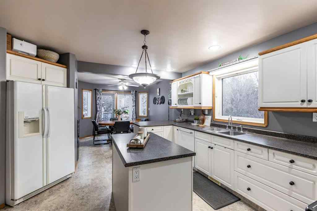 MLS&reg; # A2271201 - 512 11 Street  in NONE Dunmore, Residential Open Houses