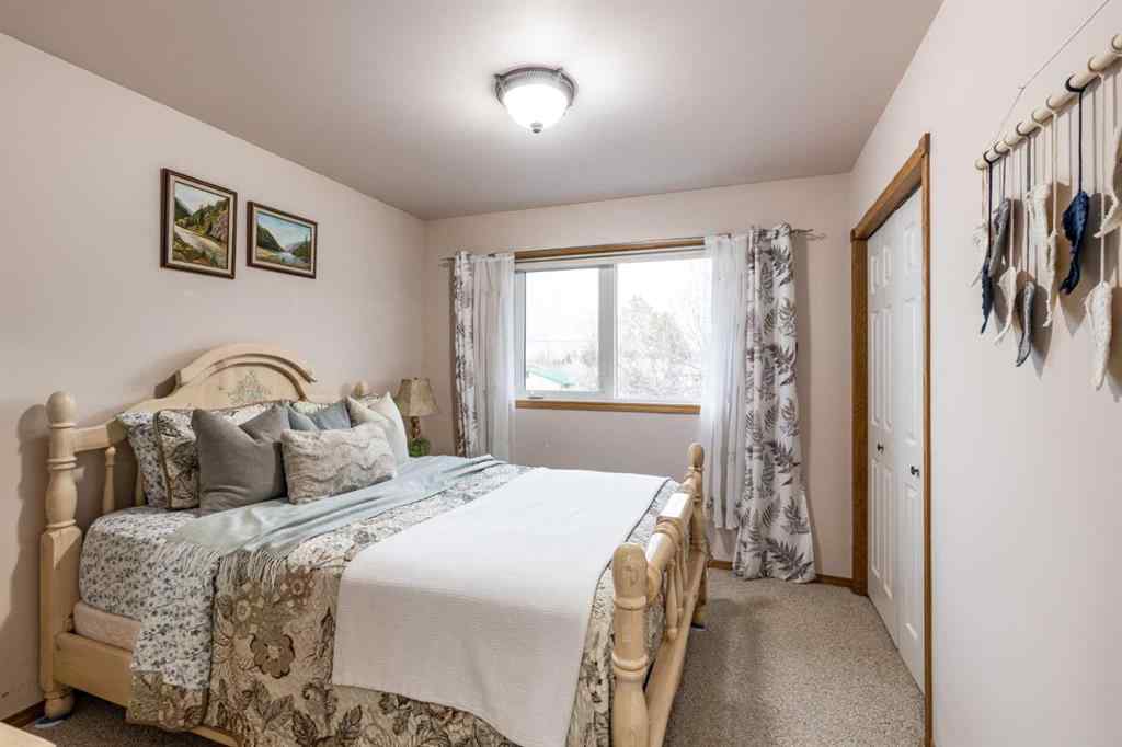 MLS&reg; # A2271201 - 512 11 Street  in NONE Dunmore, Residential Open Houses
