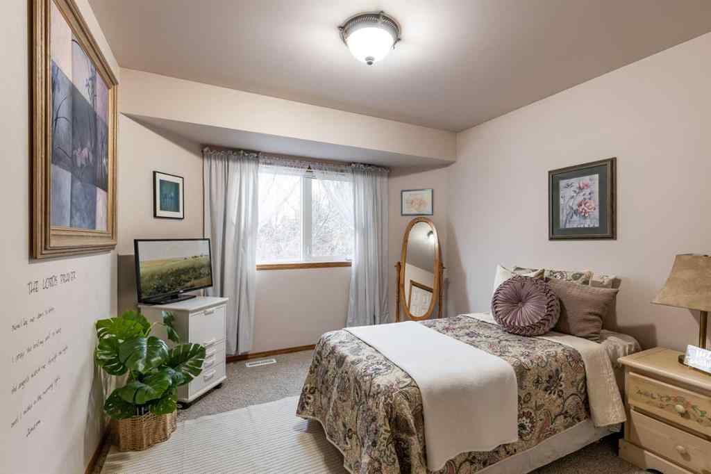 MLS&reg; # A2271201 - 512 11 Street  in NONE Dunmore, Residential Open Houses