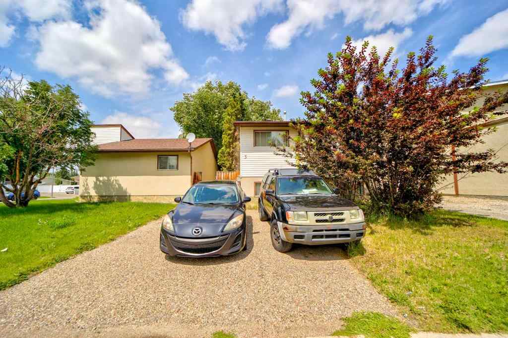 MLS&reg; # A2271209 - 3 Columbia Place W in Varsity Village Lethbridge, Residential Open Houses