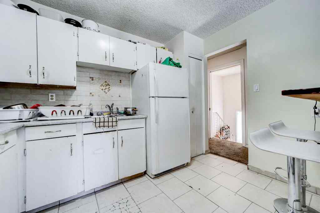 MLS&reg; # A2271209 - 3 Columbia Place W in Varsity Village Lethbridge, Residential Open Houses
