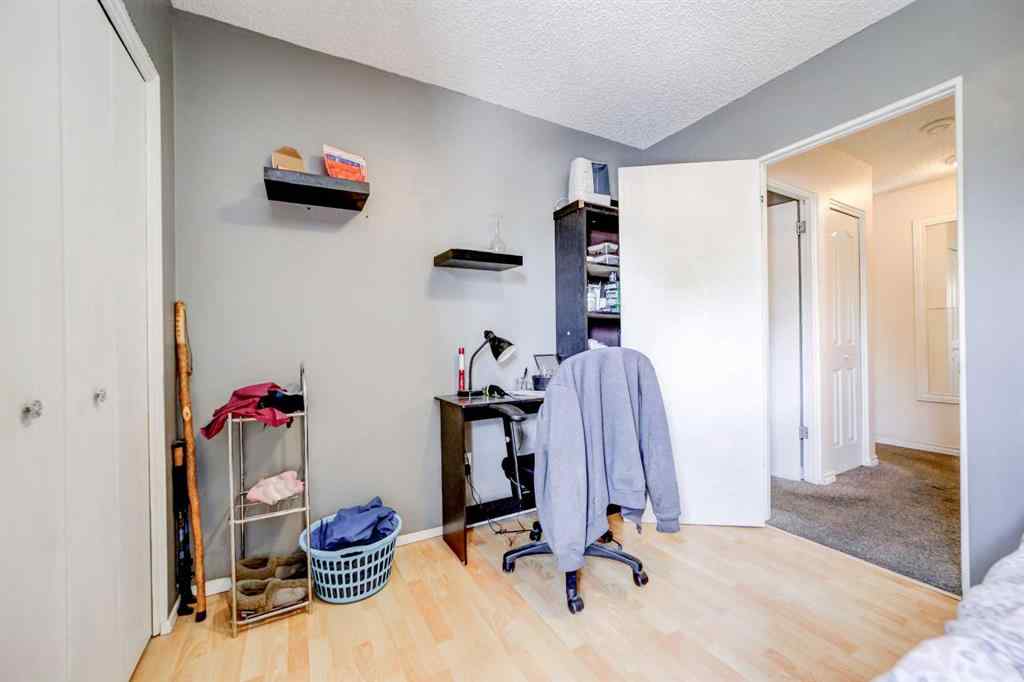 MLS&reg; # A2271209 - 3 Columbia Place W in Varsity Village Lethbridge, Residential Open Houses