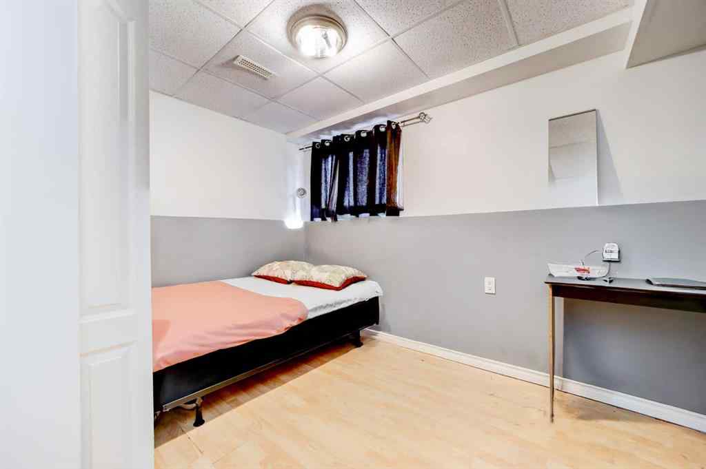 MLS&reg; # A2271209 - 3 Columbia Place W in Varsity Village Lethbridge, Residential Open Houses