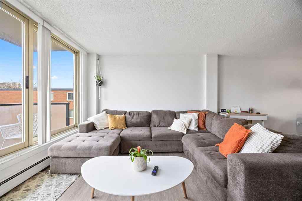 MLS&reg; # A2271213 - Unit #438 1421 7 Avenue NW in Hillhurst Calgary, Residential Open Houses