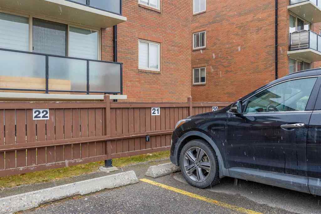 MLS&reg; # A2271213 - Unit #438 1421 7 Avenue NW in Hillhurst Calgary, Residential Open Houses