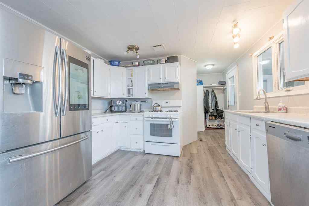 MLS&reg; # A2271216 - 10435 104 Avenue  in College Park Grande Prairie, Residential Open Houses