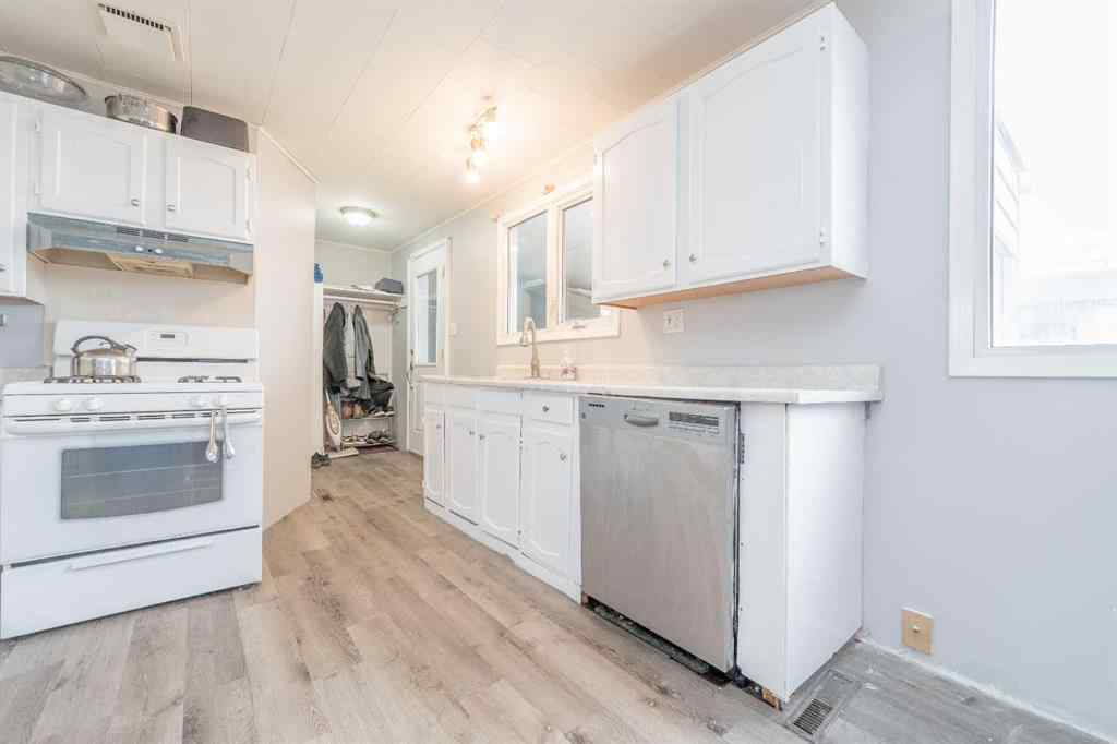 MLS&reg; # A2271216 - 10435 104 Avenue  in College Park Grande Prairie, Residential Open Houses