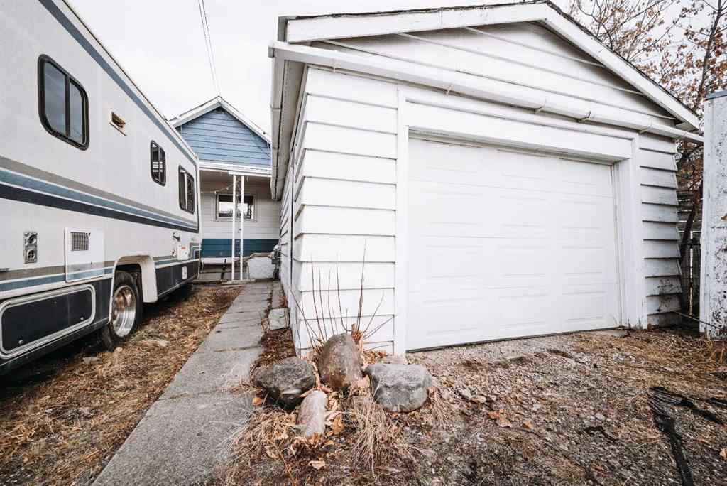 MLS&reg; # A2271216 - 10435 104 Avenue  in College Park Grande Prairie, Residential Open Houses