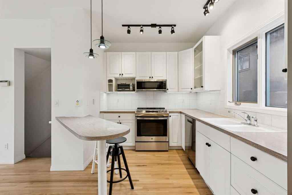 MLS® # A2271219 - 3330 19 Avenue SW in Killarney/Glengarry Calgary, Residential Open Houses