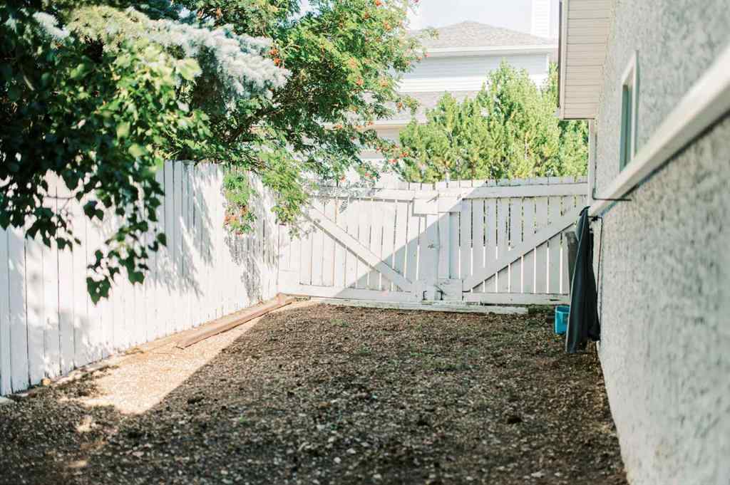 MLS&reg; # A2271225 - 3801 64 Street  in Grandview Stettler, Residential Open Houses