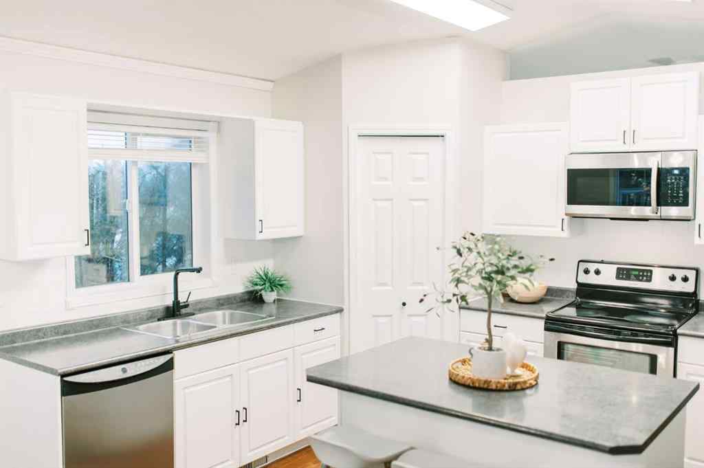 MLS&reg; # A2271225 - 3801 64 Street  in Grandview Stettler, Residential Open Houses