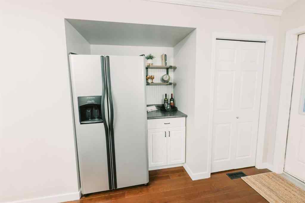 MLS&reg; # A2271225 - 3801 64 Street  in Grandview Stettler, Residential Open Houses