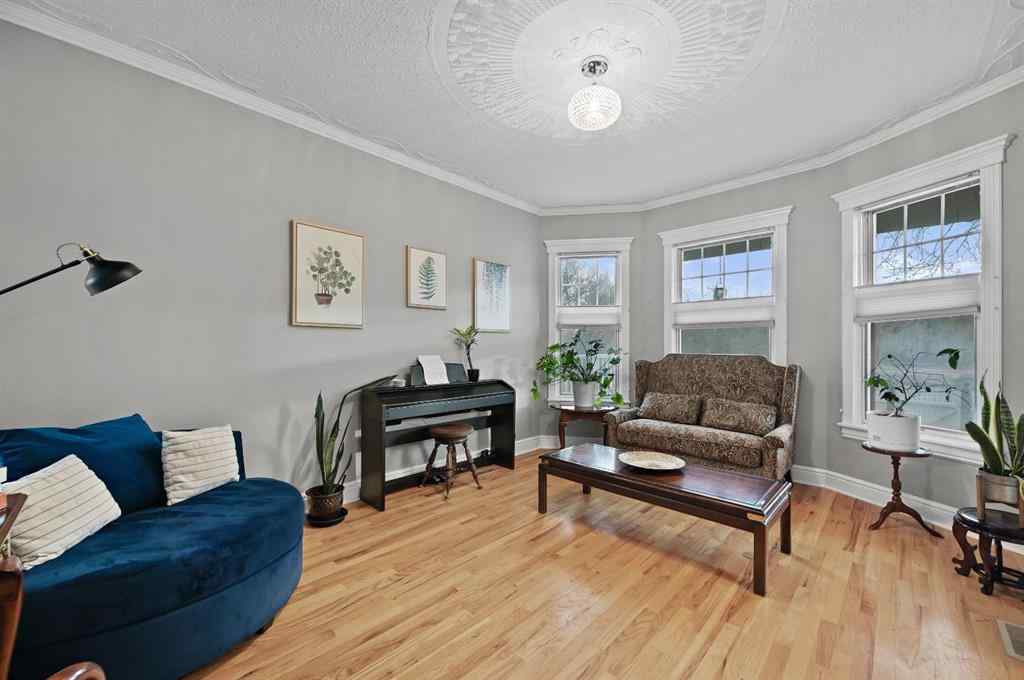 MLS&reg; # A2271226 - 3208 Parkdale Boulevard NW in Parkdale Calgary, Residential Open Houses