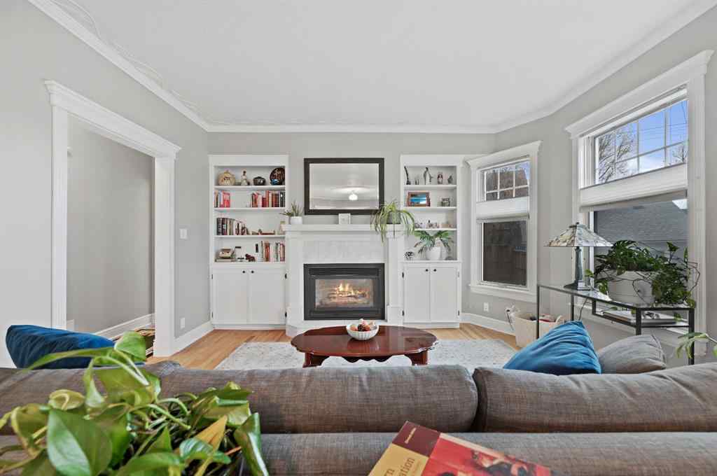 MLS&reg; # A2271226 - 3208 Parkdale Boulevard NW in Parkdale Calgary, Residential Open Houses