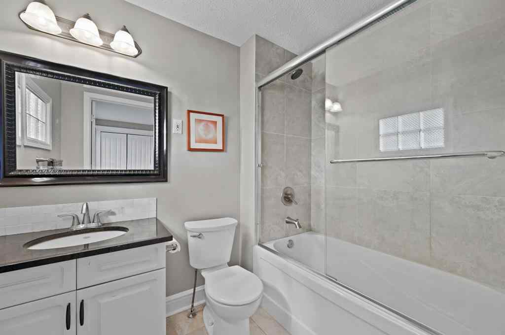 MLS&reg; # A2271226 - 3208 Parkdale Boulevard NW in Parkdale Calgary, Residential Open Houses