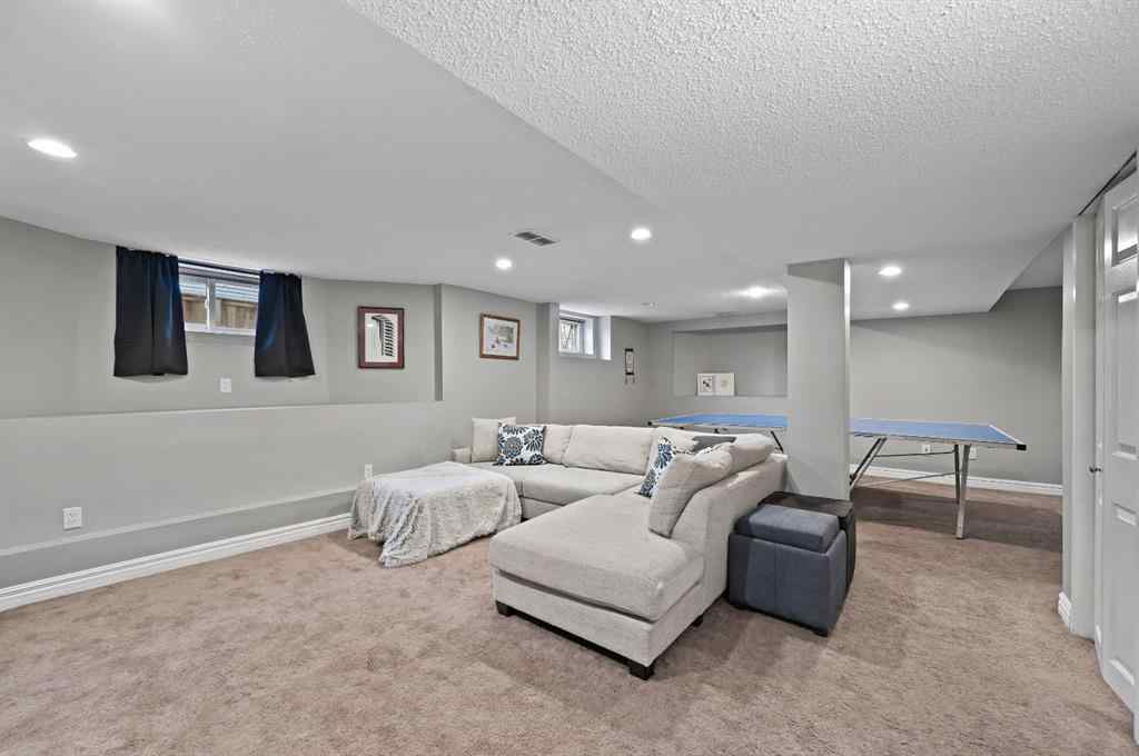 MLS&reg; # A2271226 - 3208 Parkdale Boulevard NW in Parkdale Calgary, Residential Open Houses