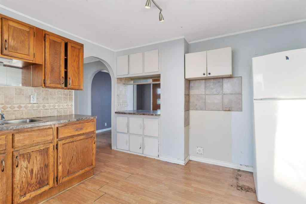 MLS&reg; # A2271228 - 3725 45 Street  in Eastview Red Deer, Residential Open Houses