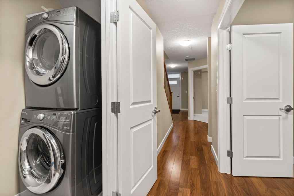 MLS® # A2271234 - Unit #402 476 14 Street NW in Hillhurst Calgary, Residential Open Houses