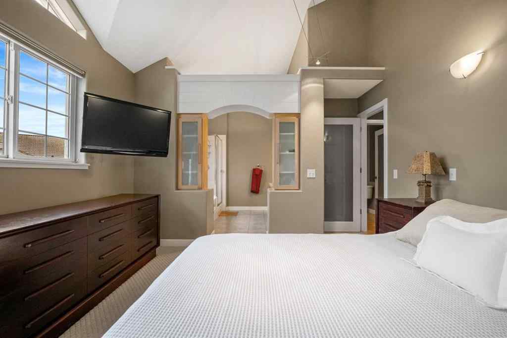 MLS&reg; # A2271235 - 702 Patterson View SW in Patterson Calgary, Residential Open Houses