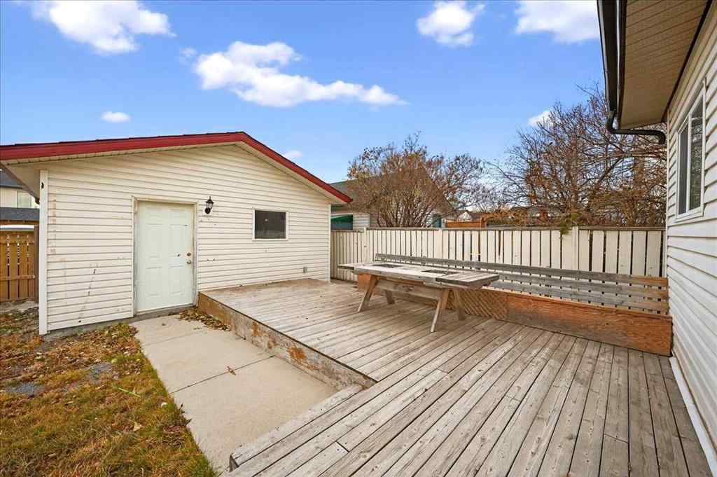 MLS&reg; # A2271237 - 2103 Country Hills Circle NW in Country Hills Calgary, Residential Open Houses