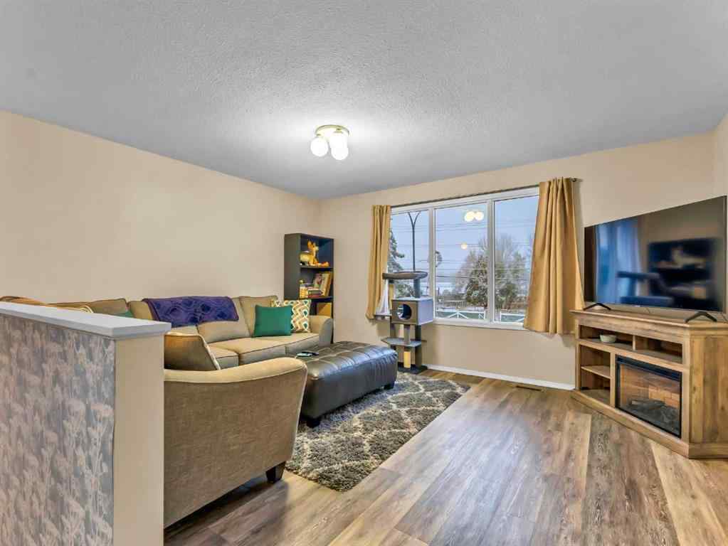 MLS&reg; # A2271240 - 933 & 935 1 Street SW in SW Hill Medicine Hat, Multi-Family Open Houses