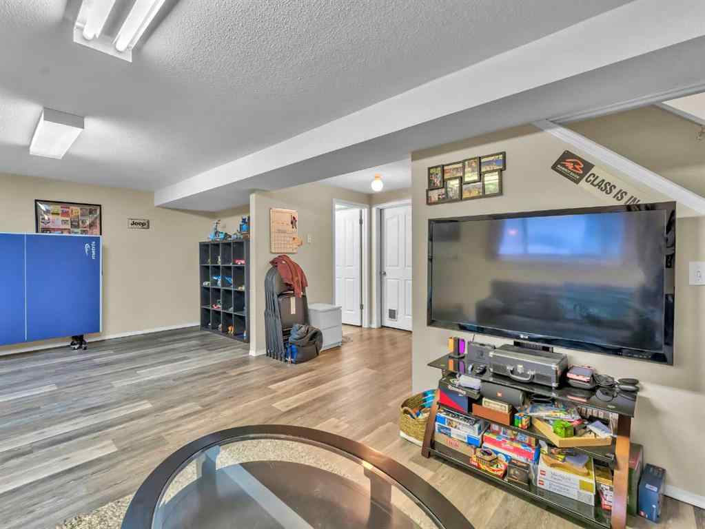 MLS&reg; # A2271240 - 933 & 935 1 Street SW in SW Hill Medicine Hat, Multi-Family Open Houses