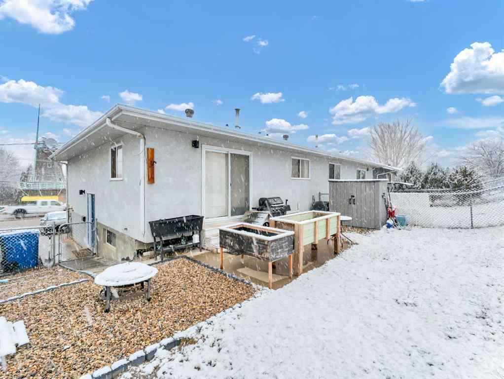 MLS&reg; # A2271240 - 933 & 935 1 Street SW in SW Hill Medicine Hat, Multi-Family Open Houses